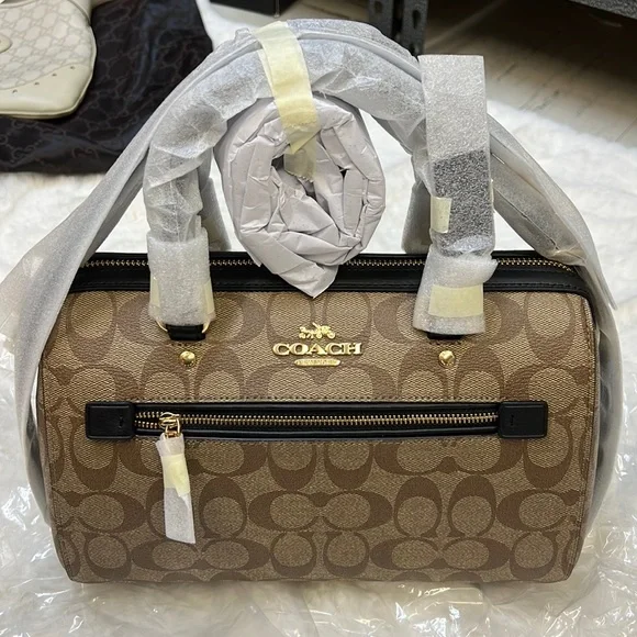 Coach Rowan - Picture 1 of 3